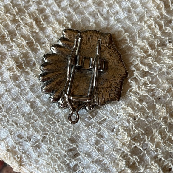 Beautiful Buckle/Accessory - Picture 2 of 2